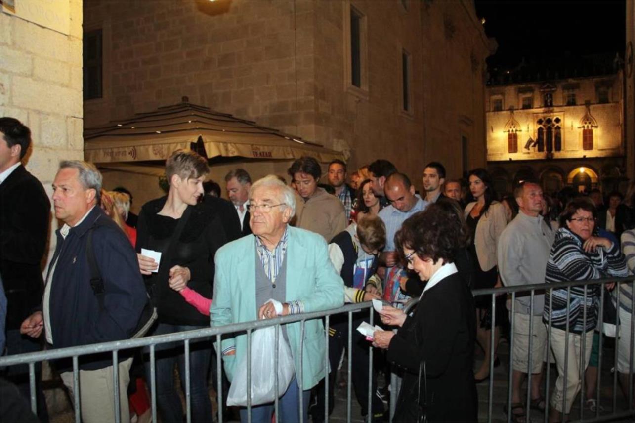 Jose Feliciano Dubrovnik  0