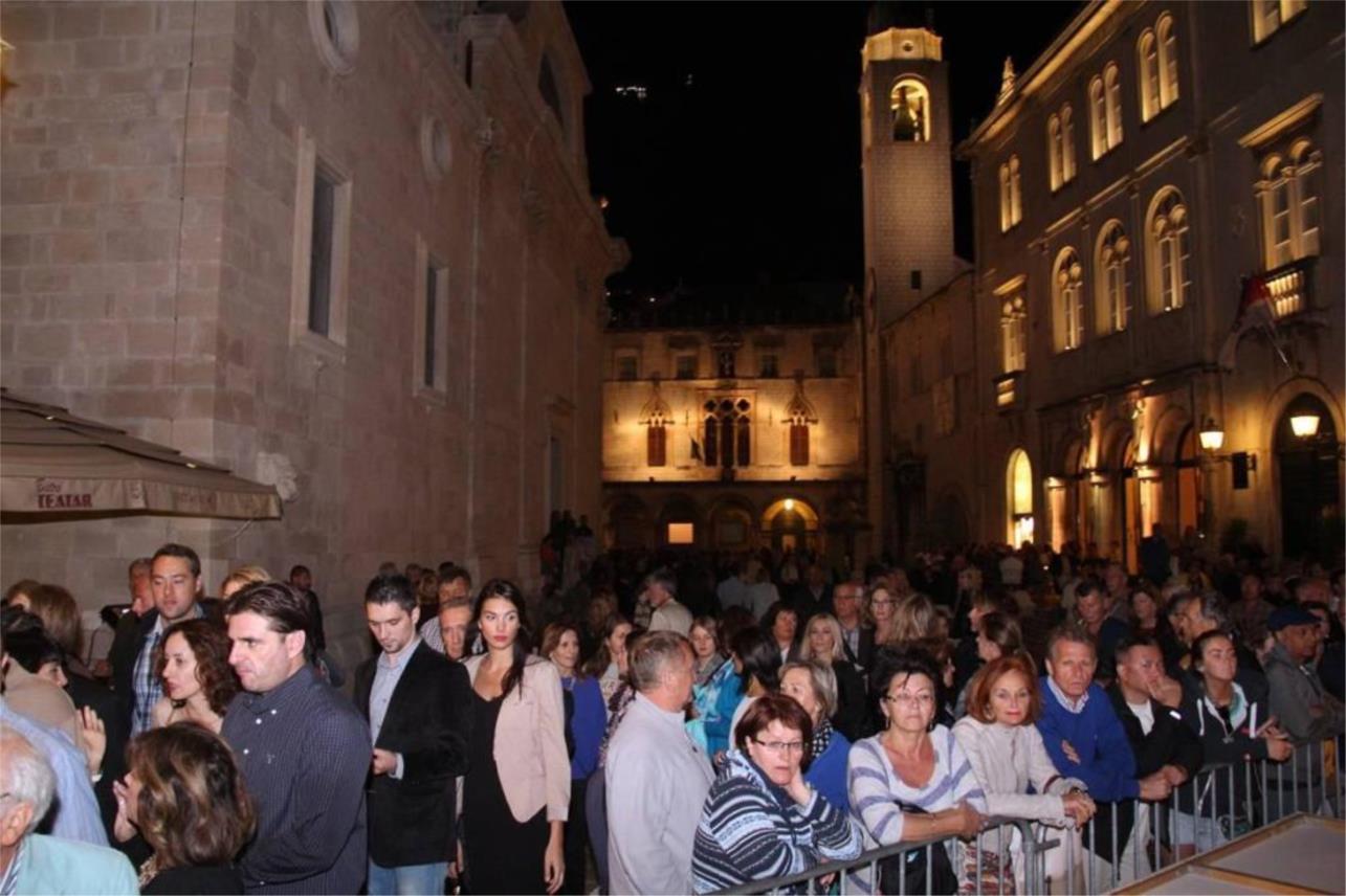 Jose Feliciano Dubrovnik  0