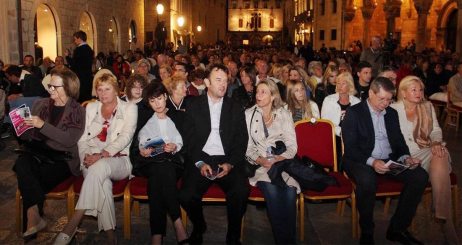 Jose Feliciano Dubrovnik  0