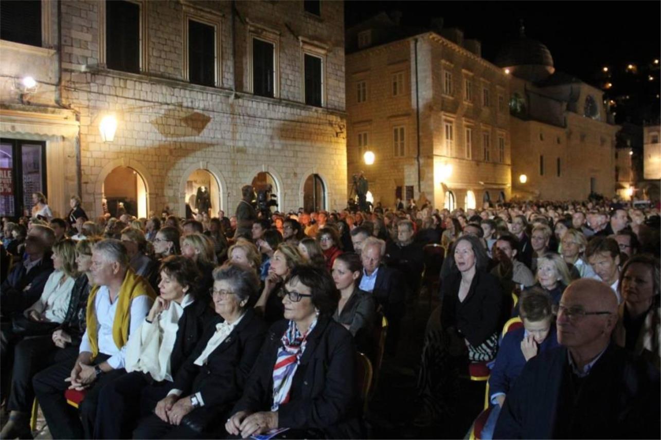 Jose Feliciano Dubrovnik  0