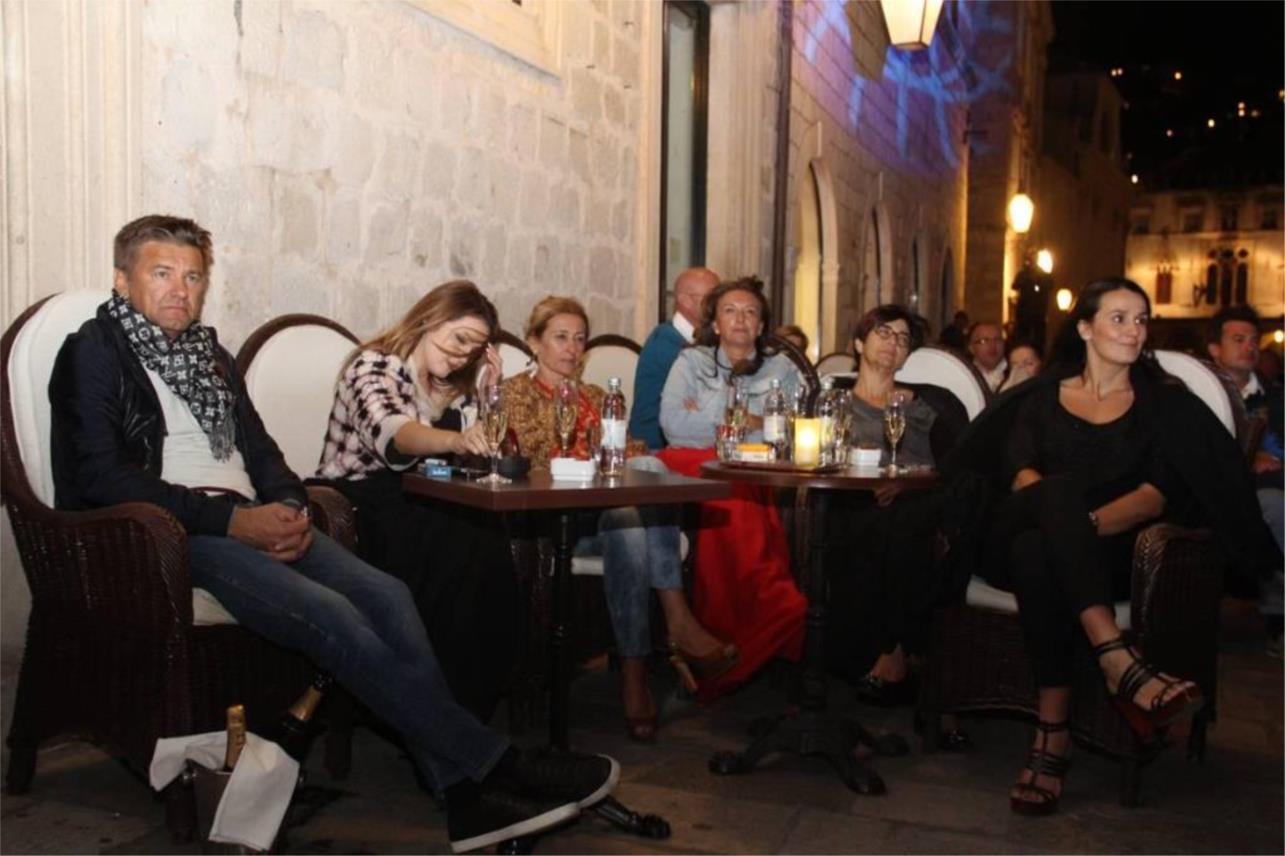Jose Feliciano Dubrovnik  0