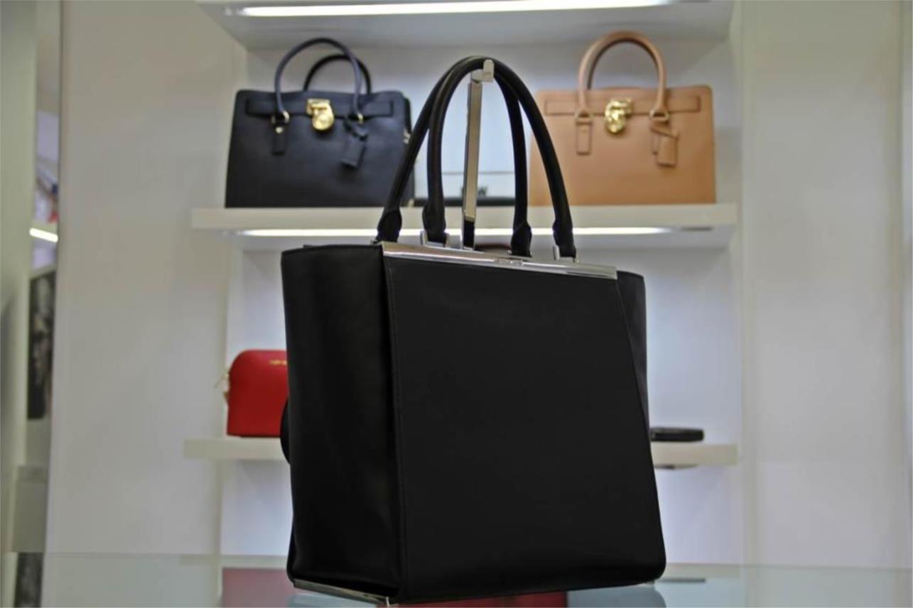 Michael Kors  0