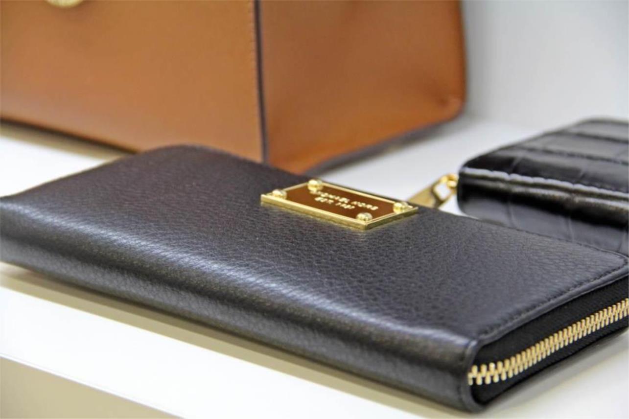 Michael Kors  0