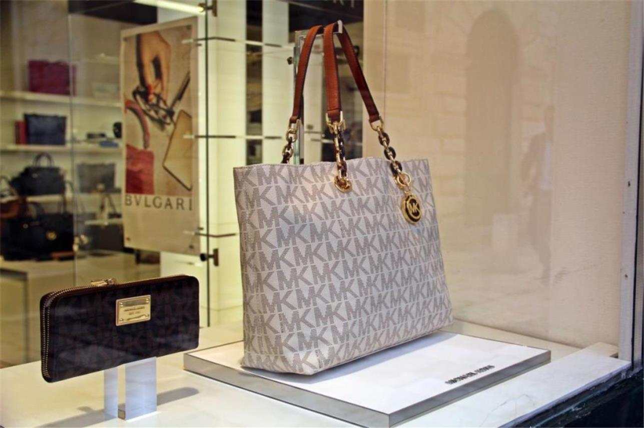 Michael Kors  0