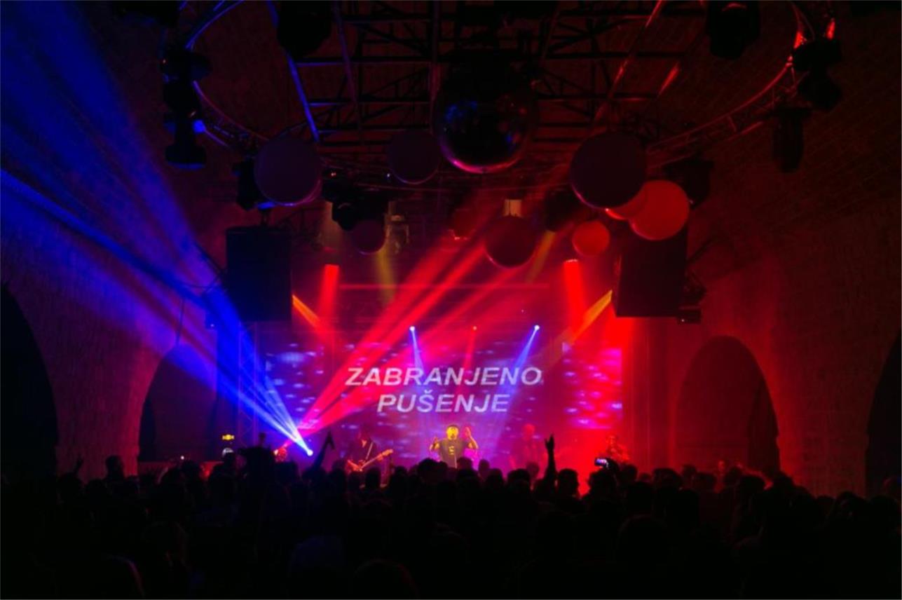 Zabranjeno pušenje-Revelin 0