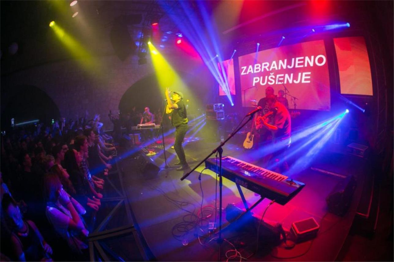 Zabranjeno pušenje-Revelin 0