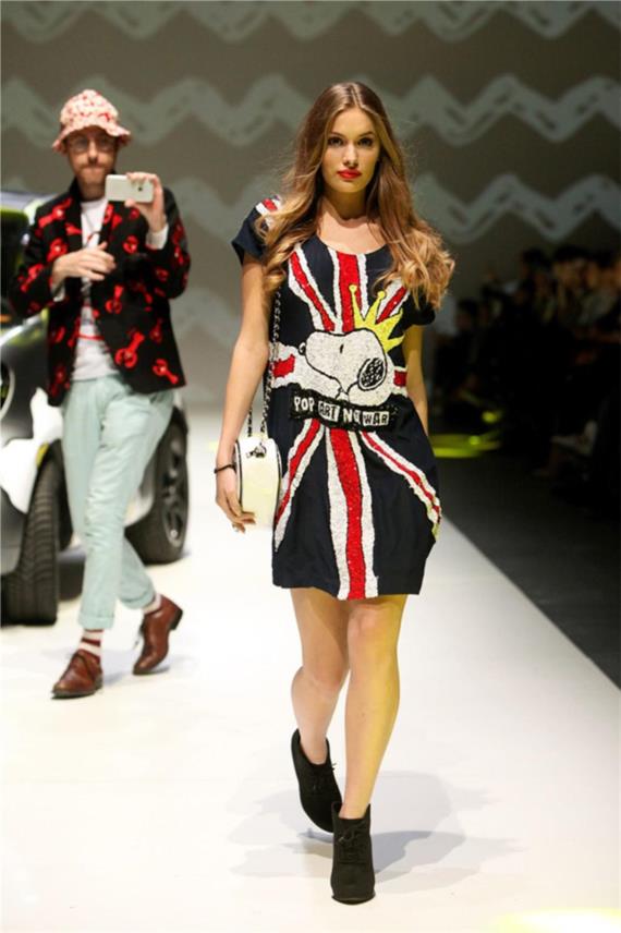 Fashion Week  0