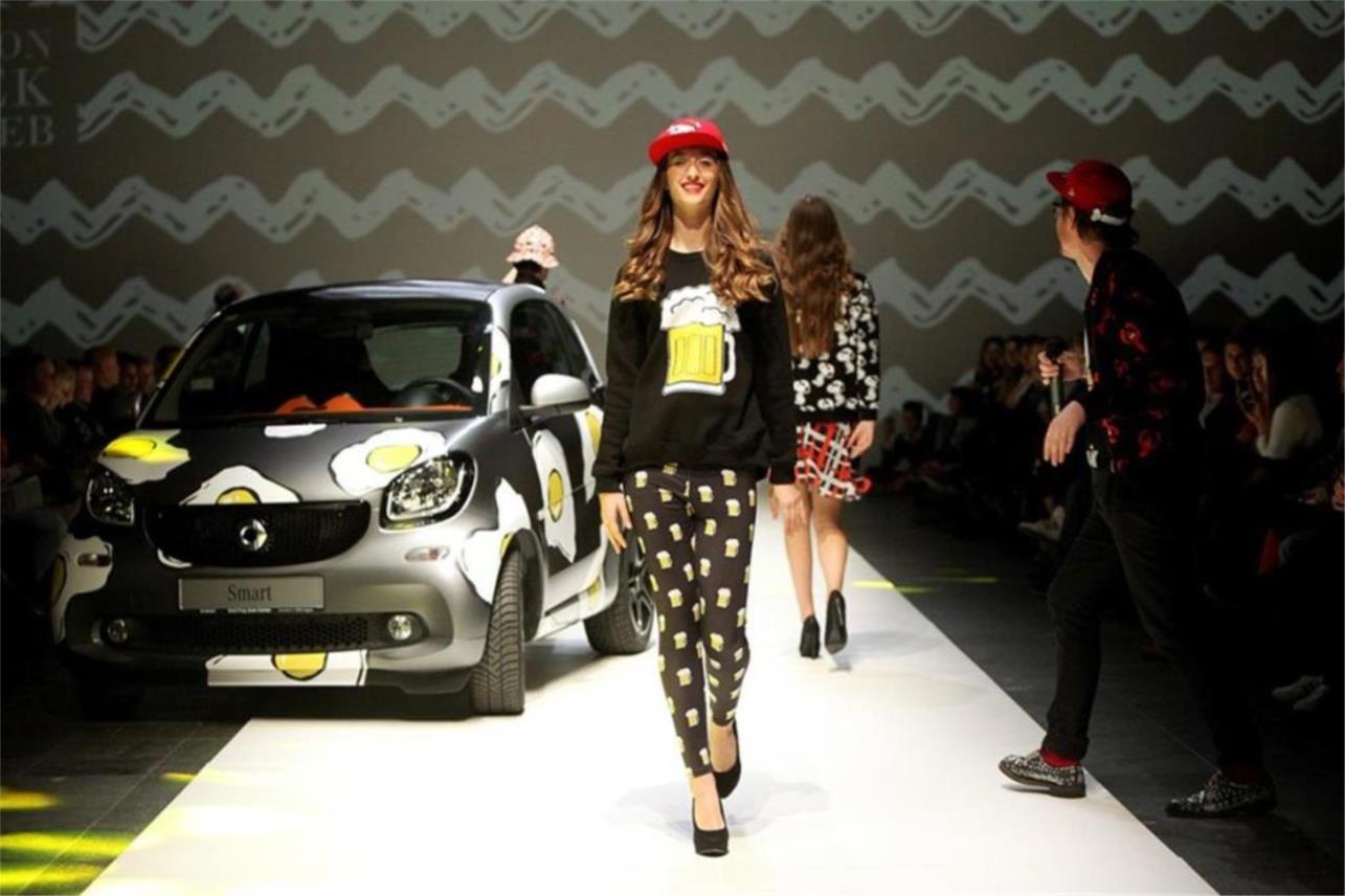 Fashion Week  0