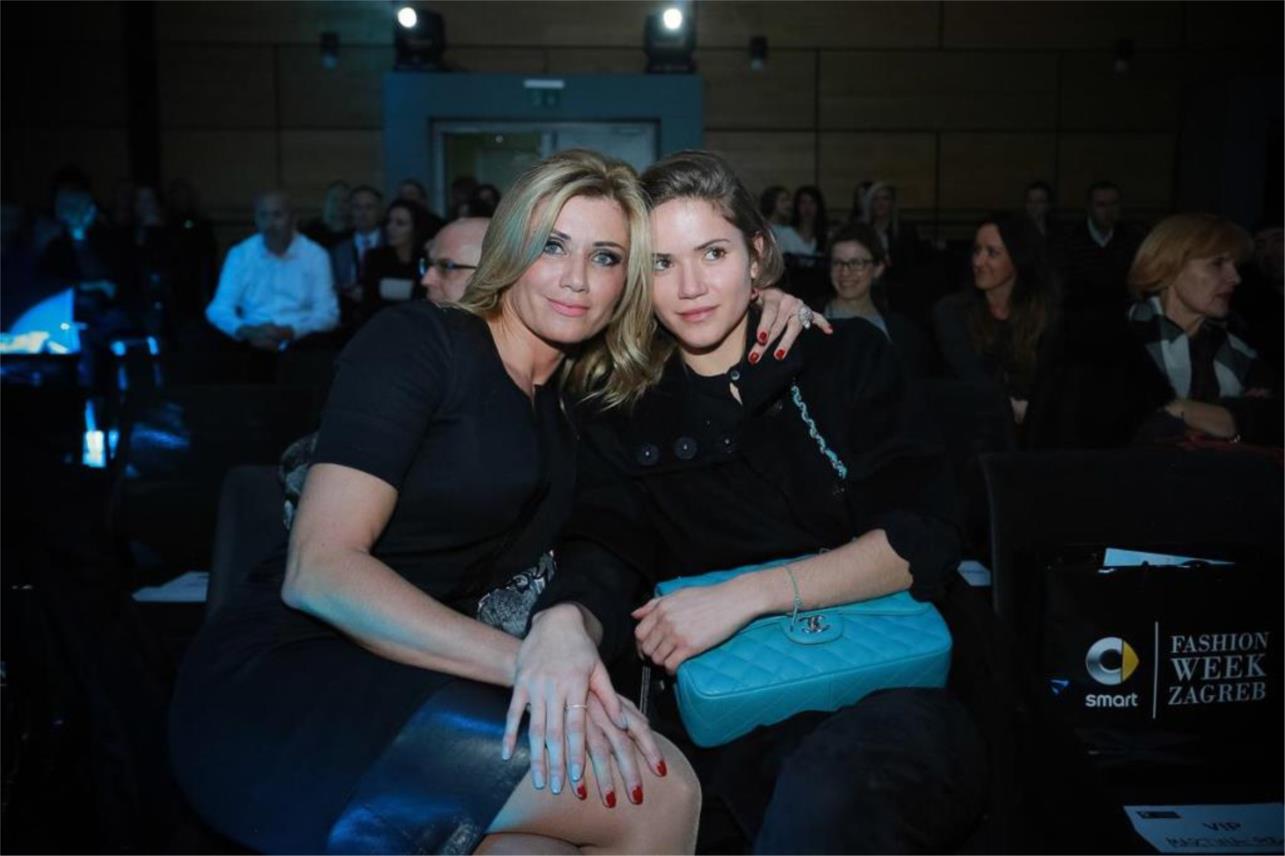 Fashion Week  0