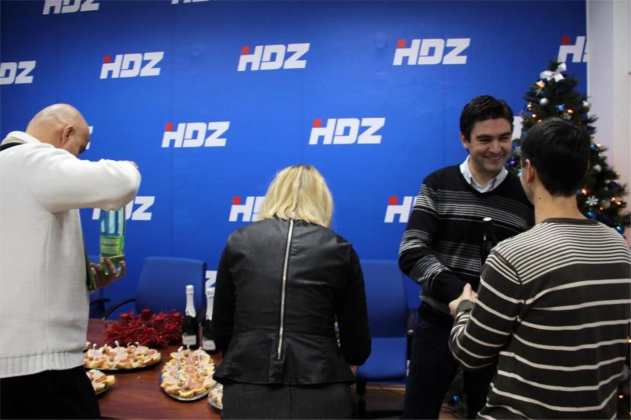 HDZ domjenak  0