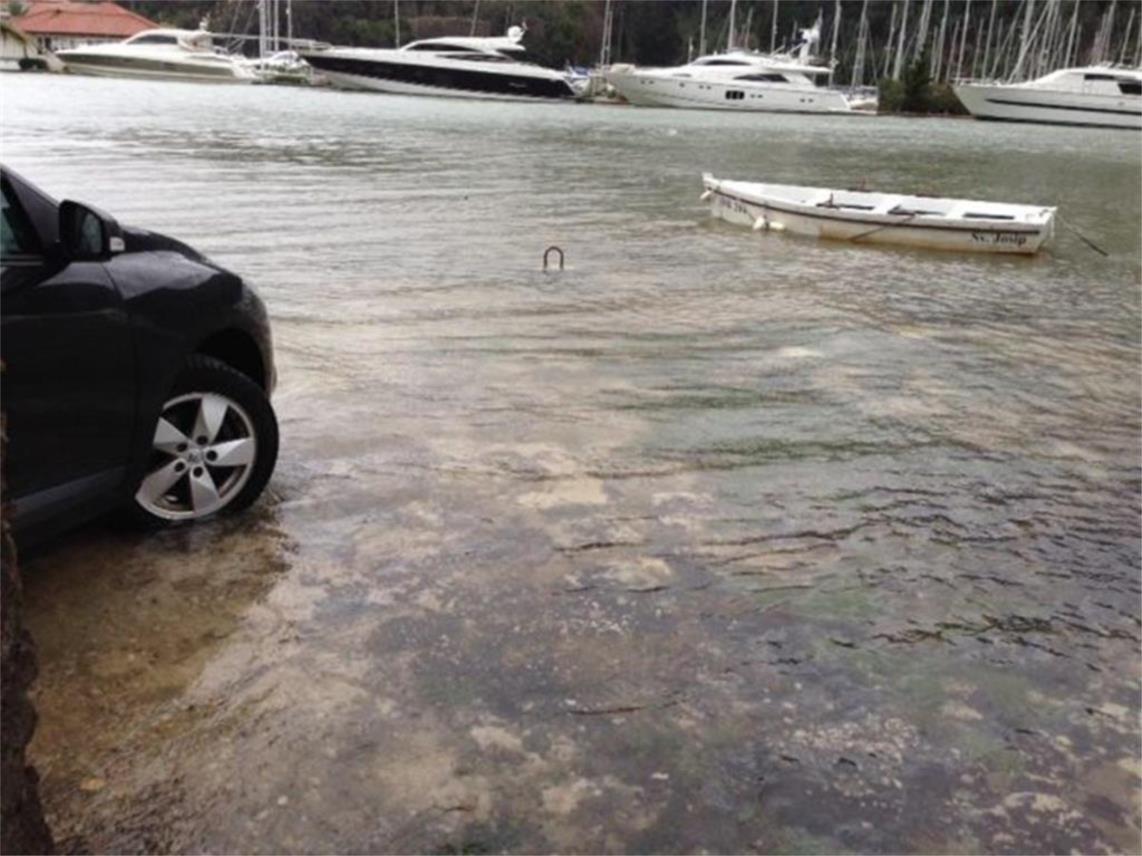 Rožat plimni val  0