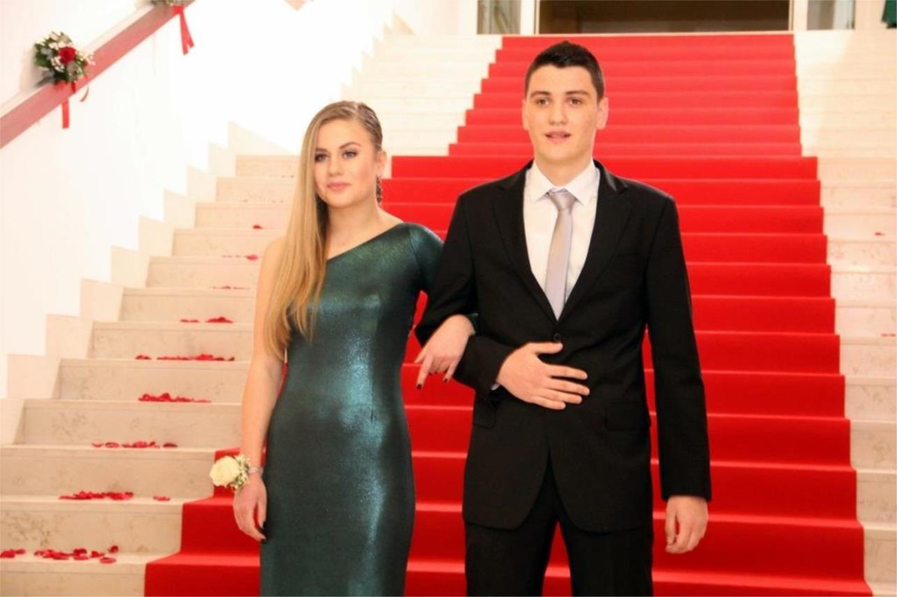 Ekonomska i trgovačka škola maturalna zabava 2015.  0