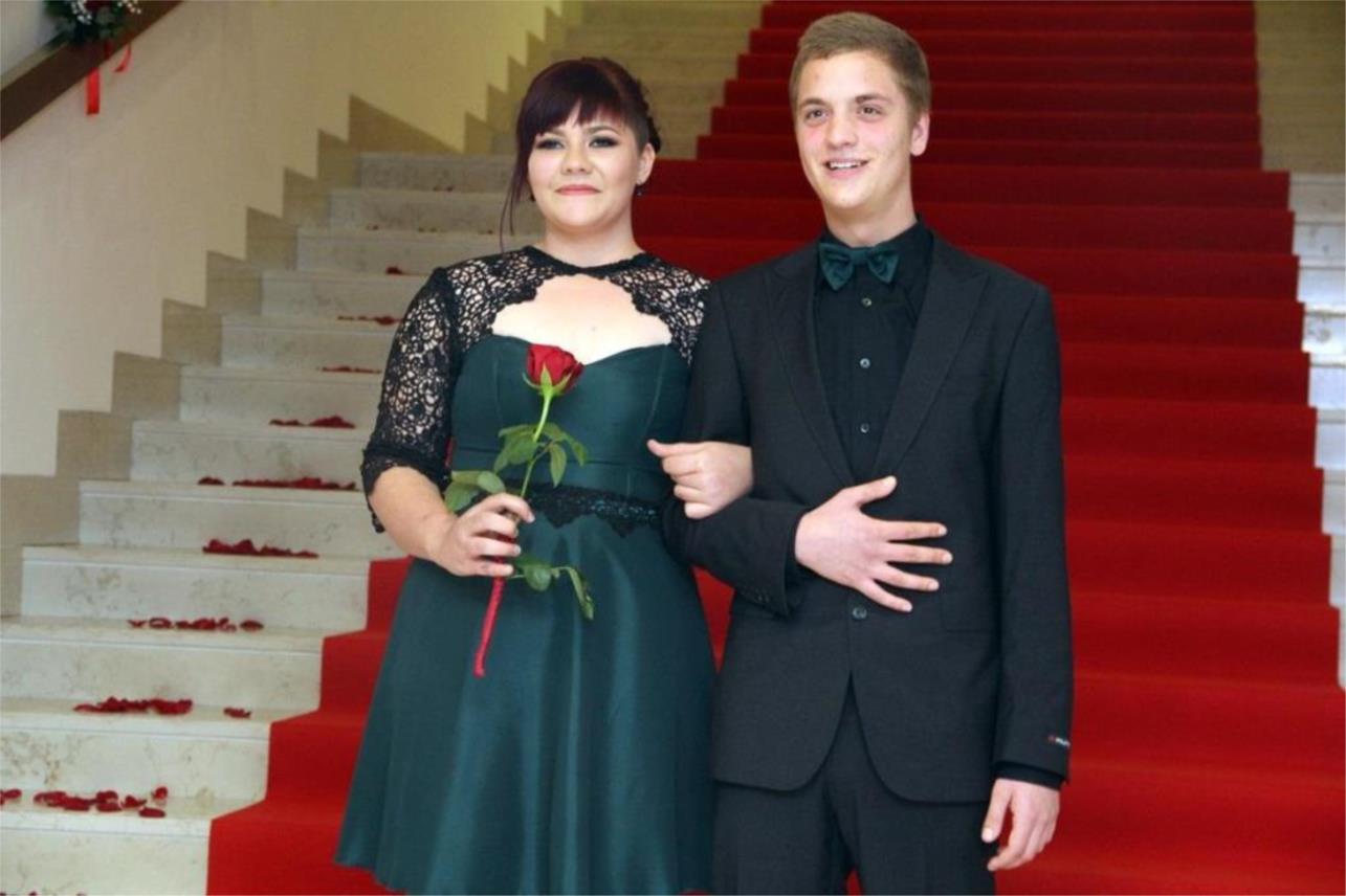 Ekonomska i trgovačka škola maturalna zabava 2015.  0