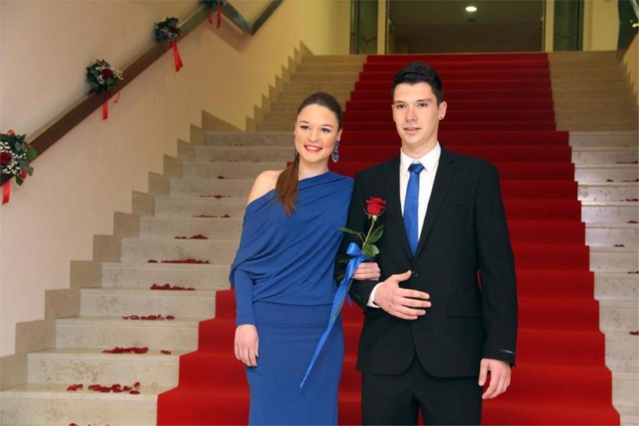 Ekonomska i trgovačka škola maturalna zabava 2015.  0