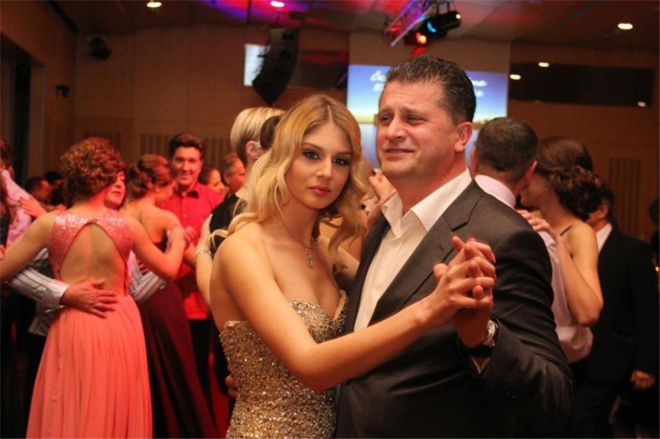 Ekonomska i trgovačka škola maturalna zabava 2015.  0