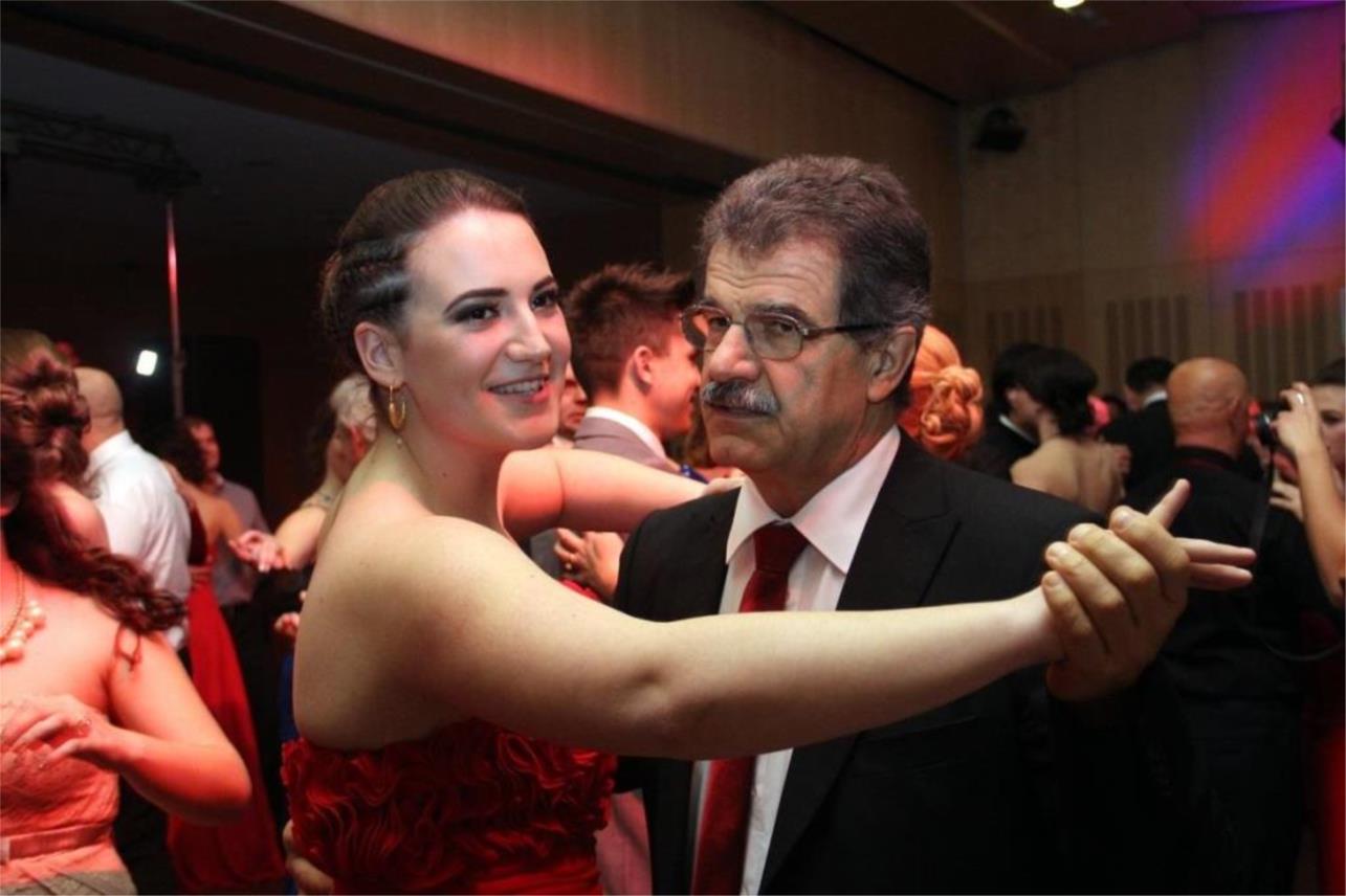 Ekonomska i trgovačka škola maturalna zabava 2015.  0