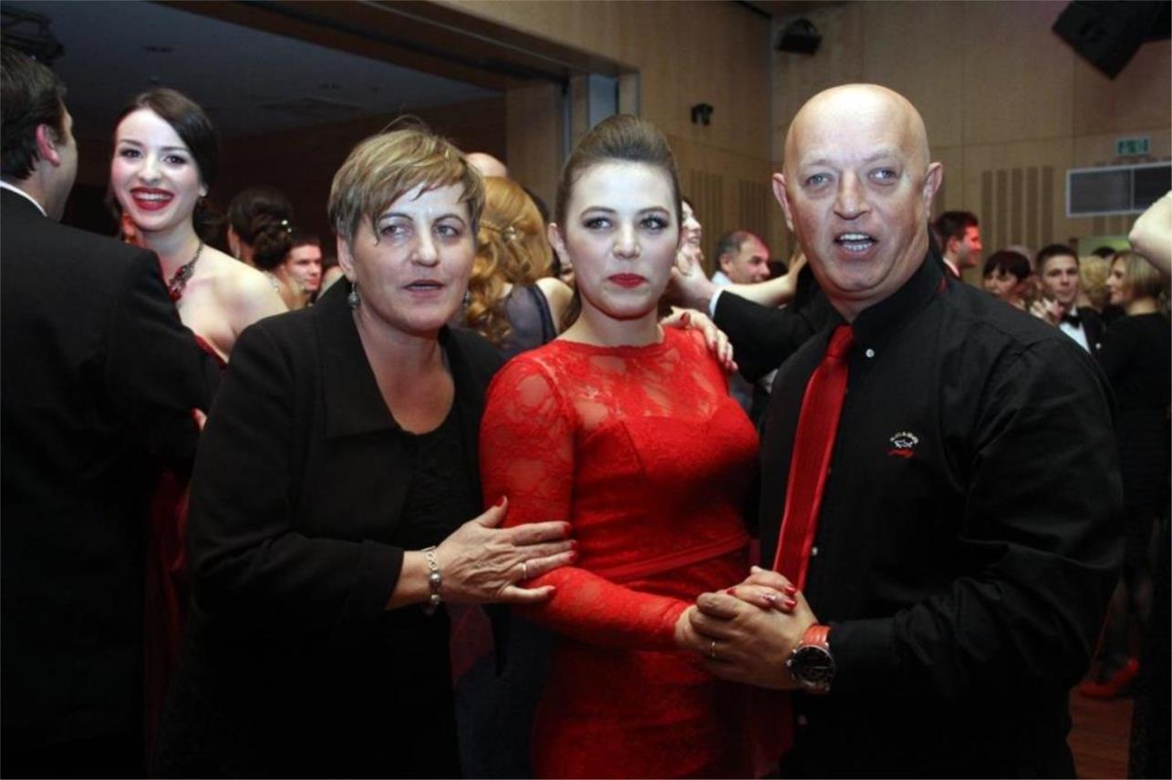 Ekonomska i trgovačka škola maturalna zabava 2015.  0