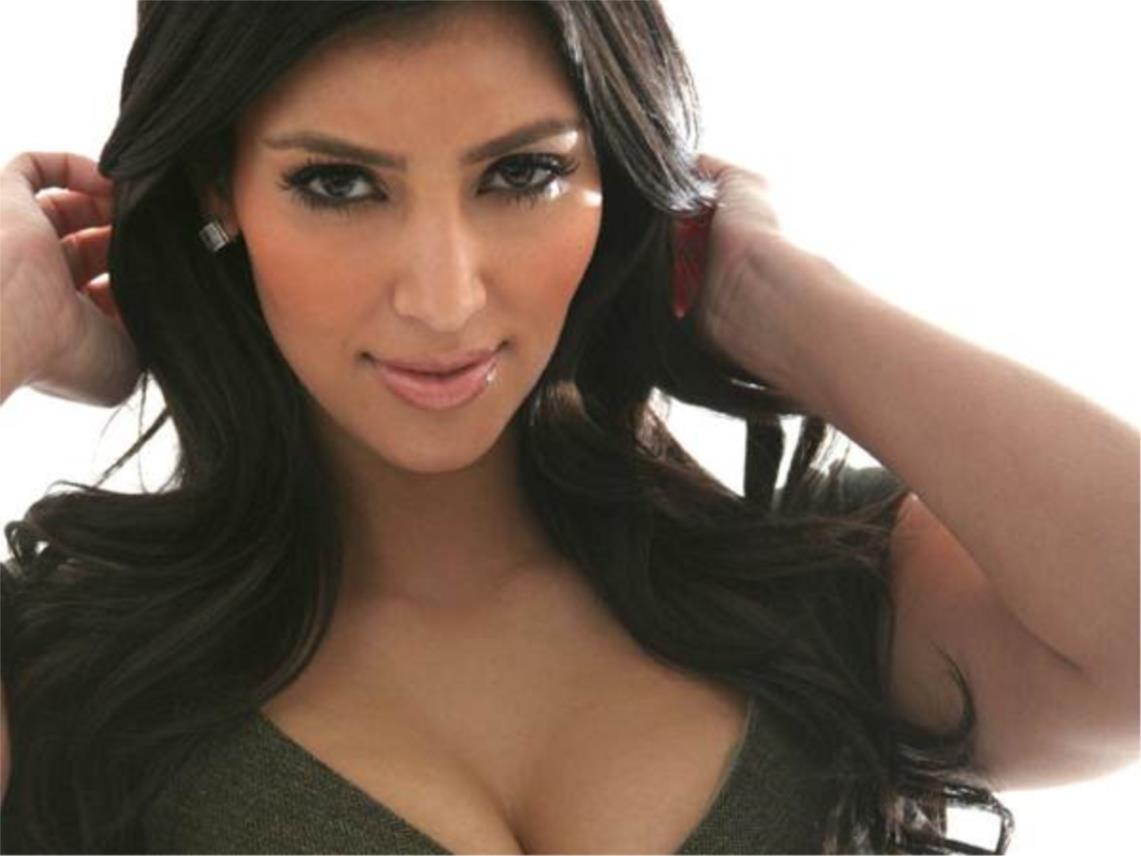kim_kardashian_dekolte.jpg