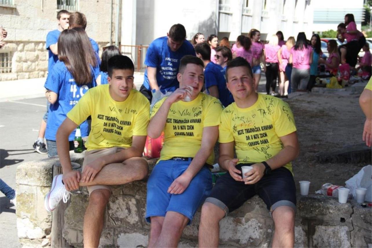 Maturanti ekonomske i trgovačke škole 0
