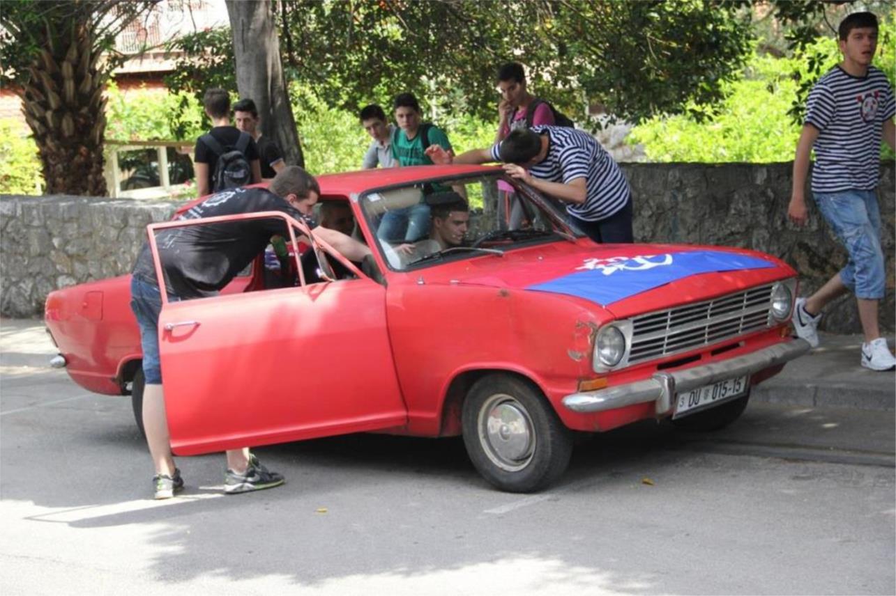 Maturanti Pomorska škola 0