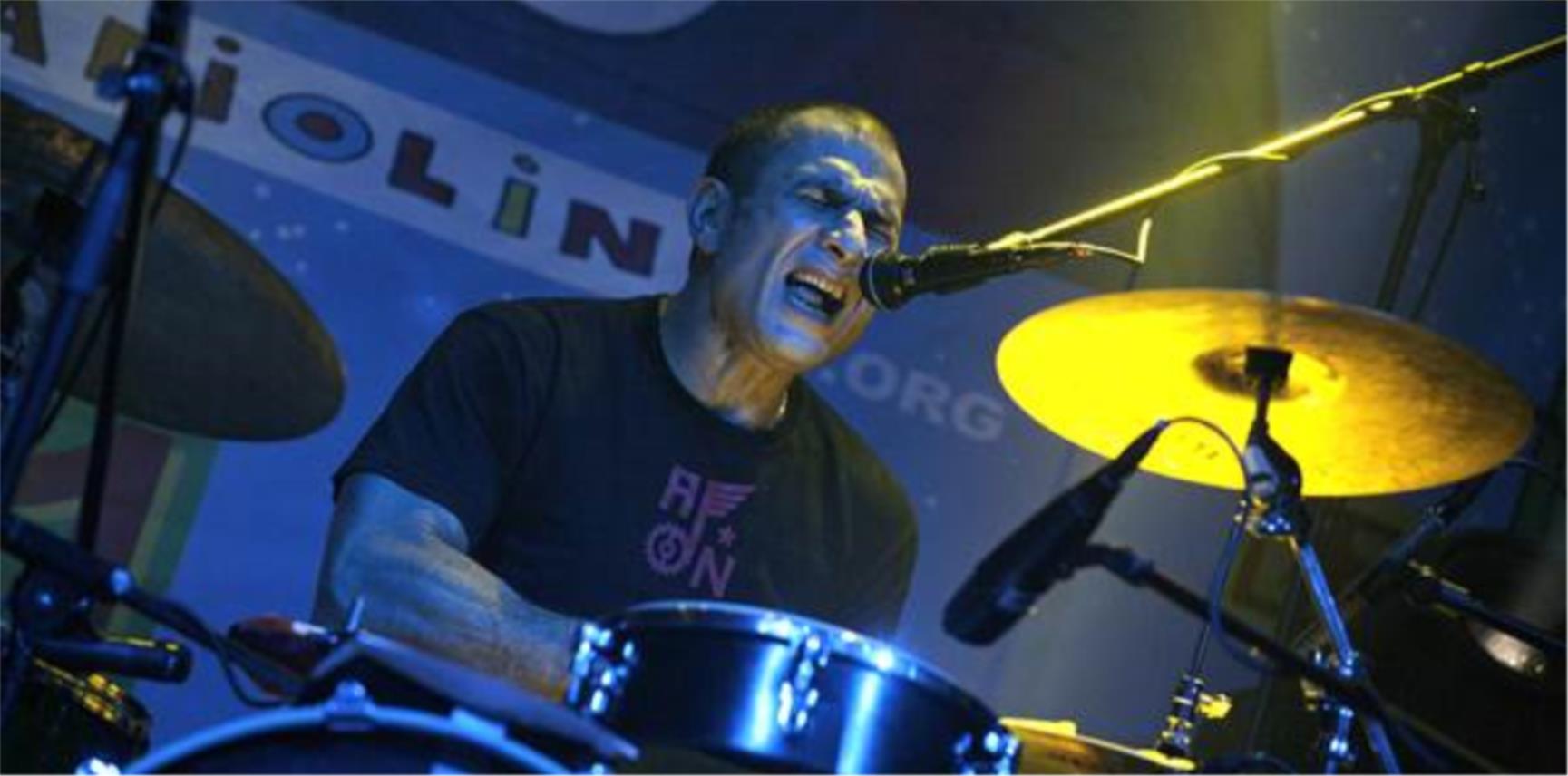 manu_chao1-040411.jpg