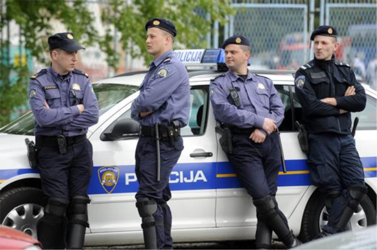 bbb_policija_skupstina1-120411.jpg