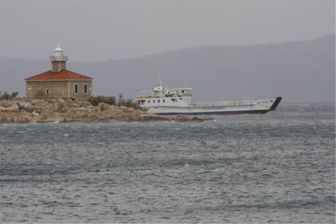 bura_makarska1-130411.jpg