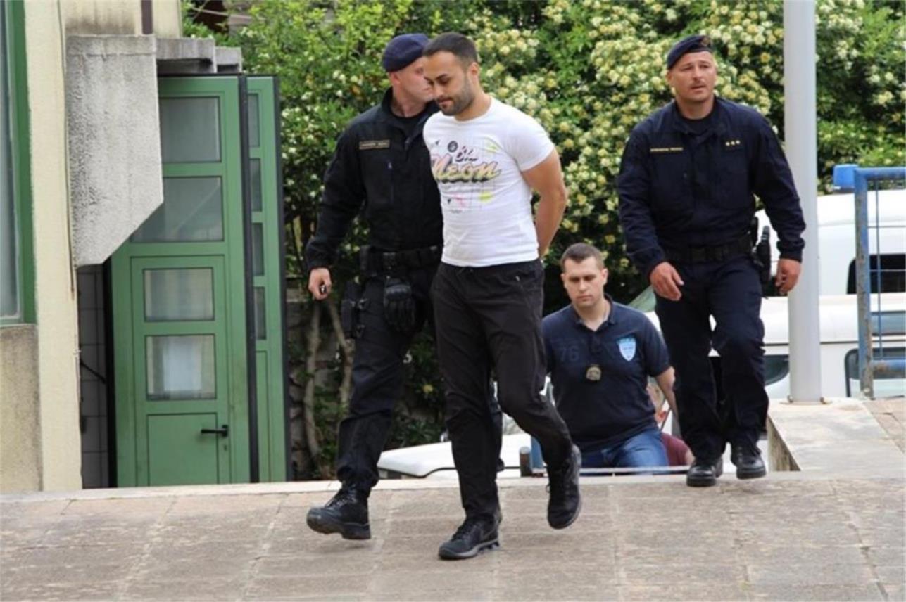 Policija hapšenje 0
