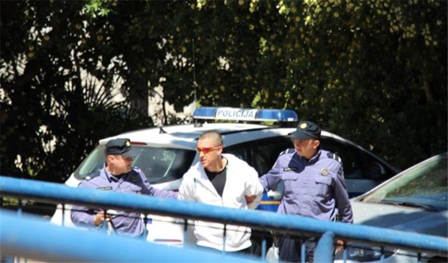 Policija hapšenje 0