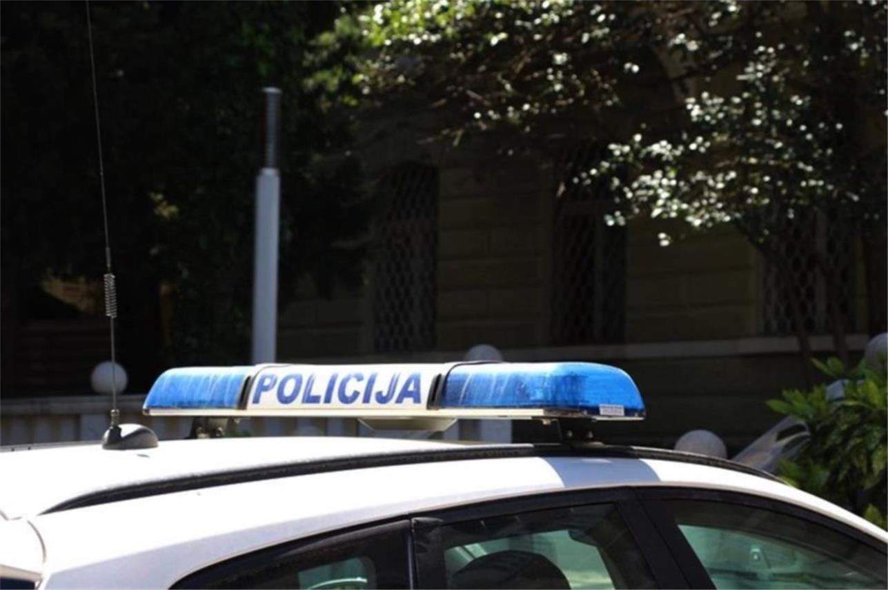 Policija hapšenje 0