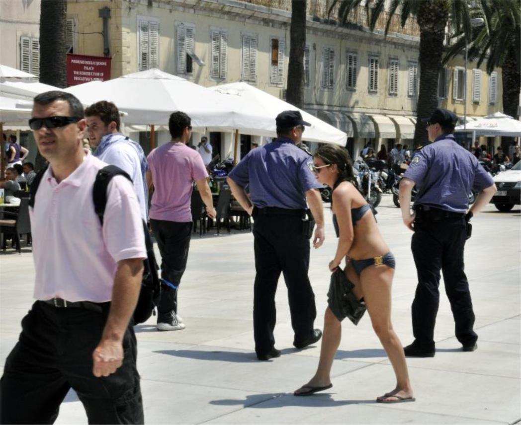 Strankinja u kupaćem kostimu