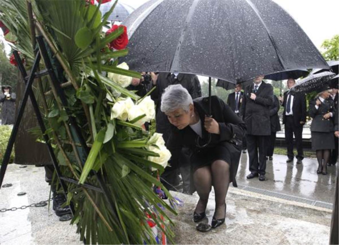 Državni vrh položio vijence na Mirogoju povodom 20. obljetnice osnutka oružanih snaga RH