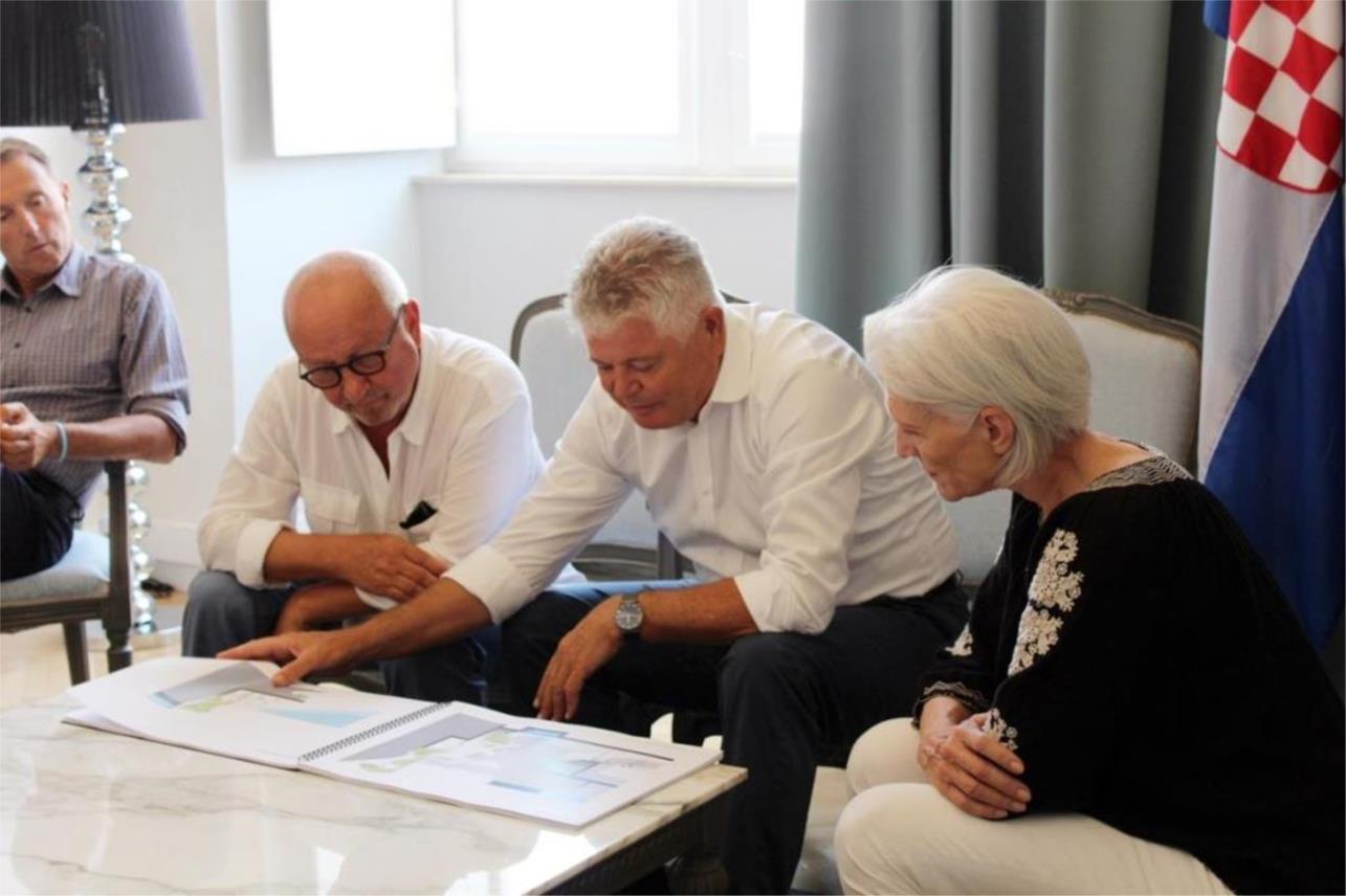 Maye Musk 0