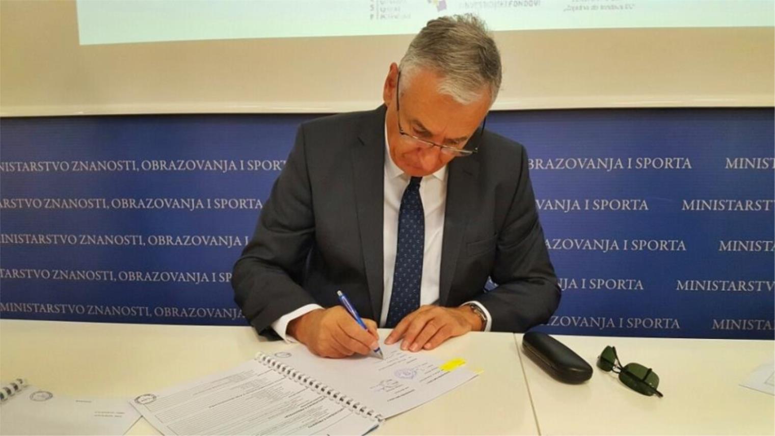 Pomoćnici u nastavi