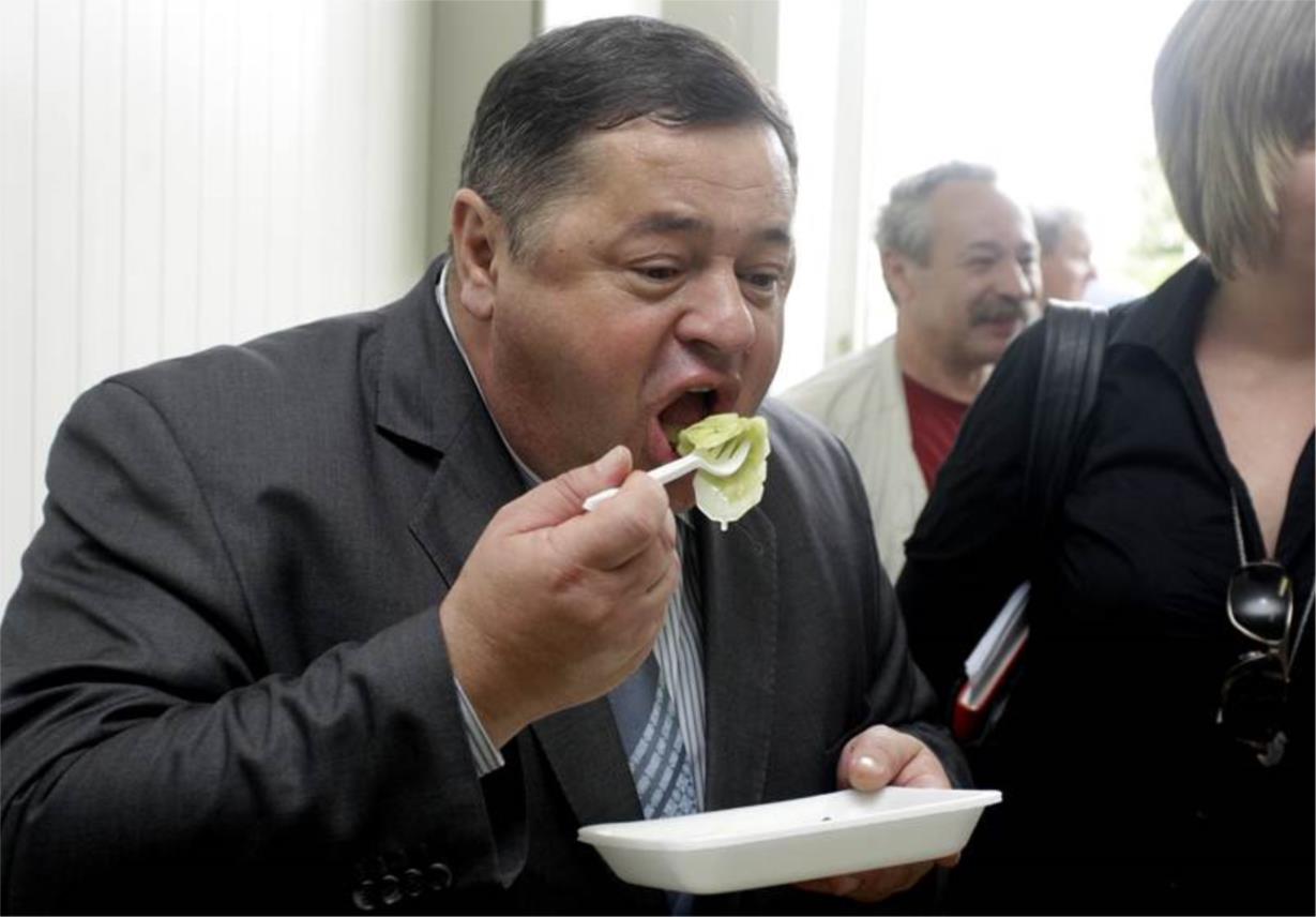 Petar Čobanković kušao je povrće s hrvatskih farma, da dokaže kako nema E.coli