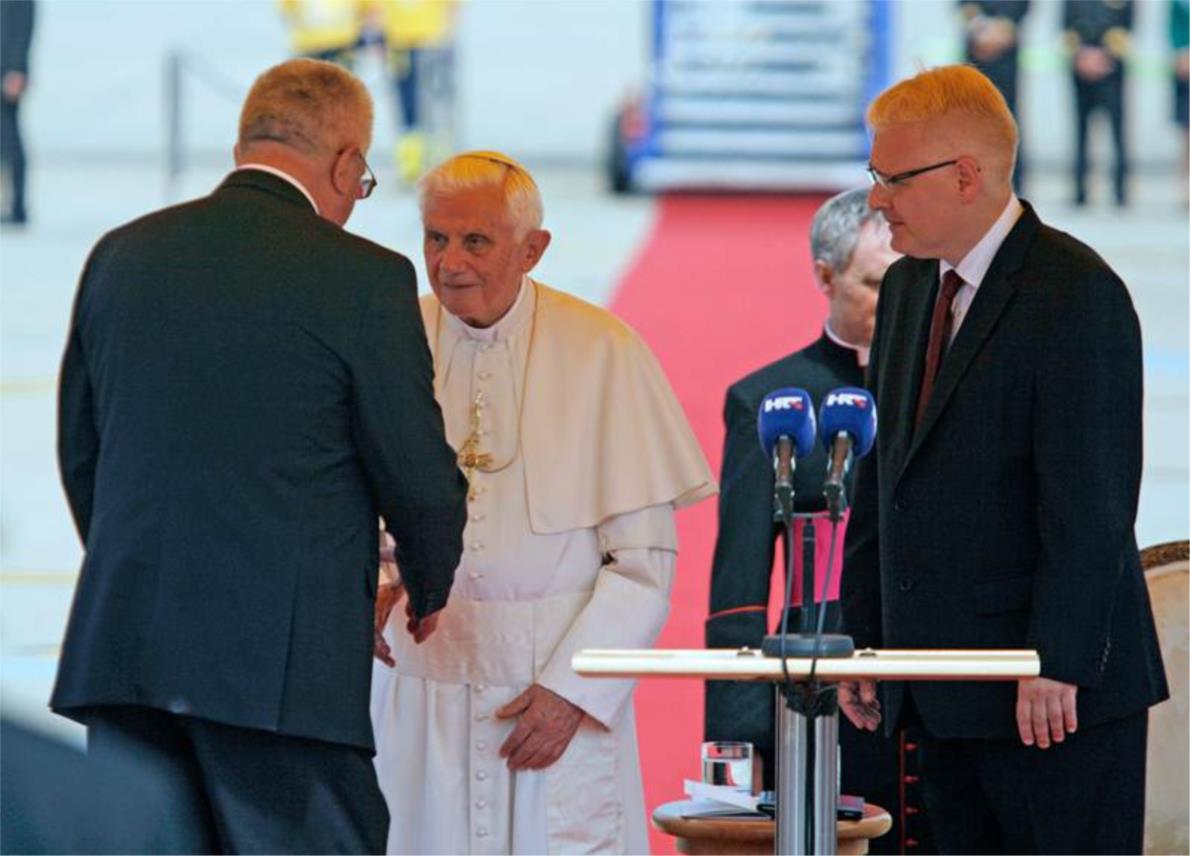 Papu Benedikta XVI pozdravio je predsjednik Sabora Luka Bebić