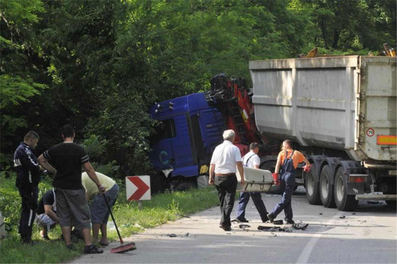 Prometna nesreća kod Lovasa
