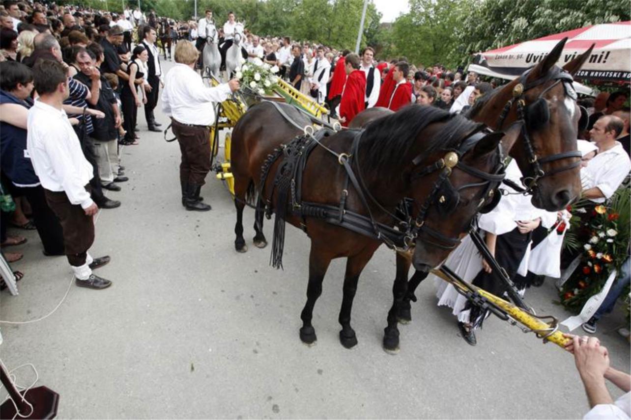 Županja - pogreb poginulih mladića