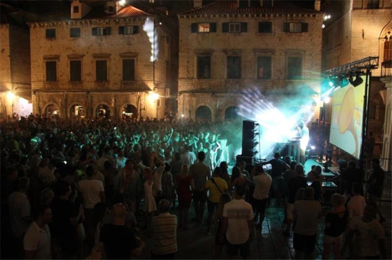 Party Stradun 0