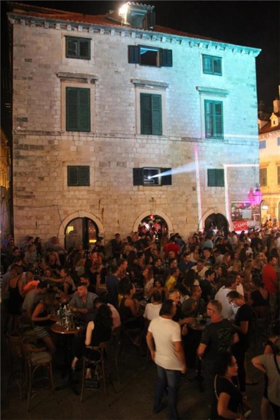 Party Stradun 0