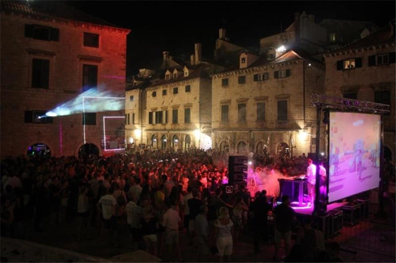 Party Stradun 0
