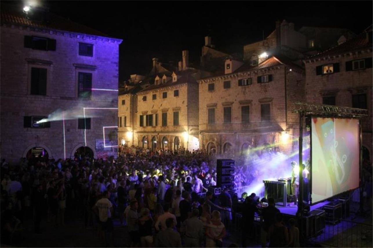 Party Stradun 0
