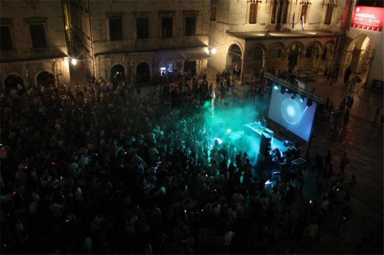 Party Stradun 0