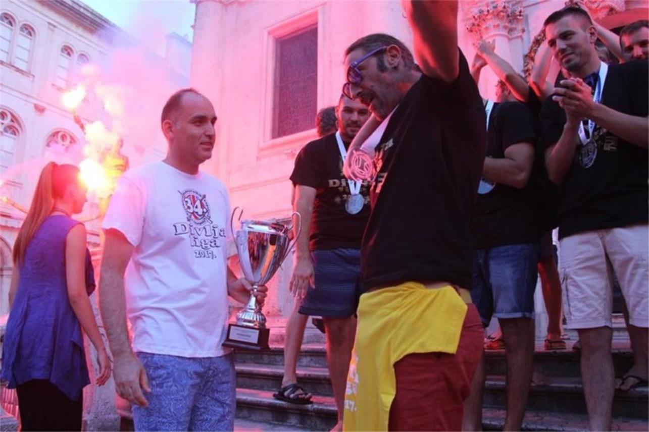 Divlja liga 0