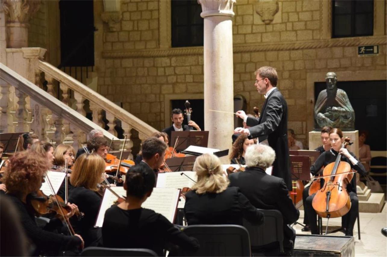 Koncert Knežev dvor 0