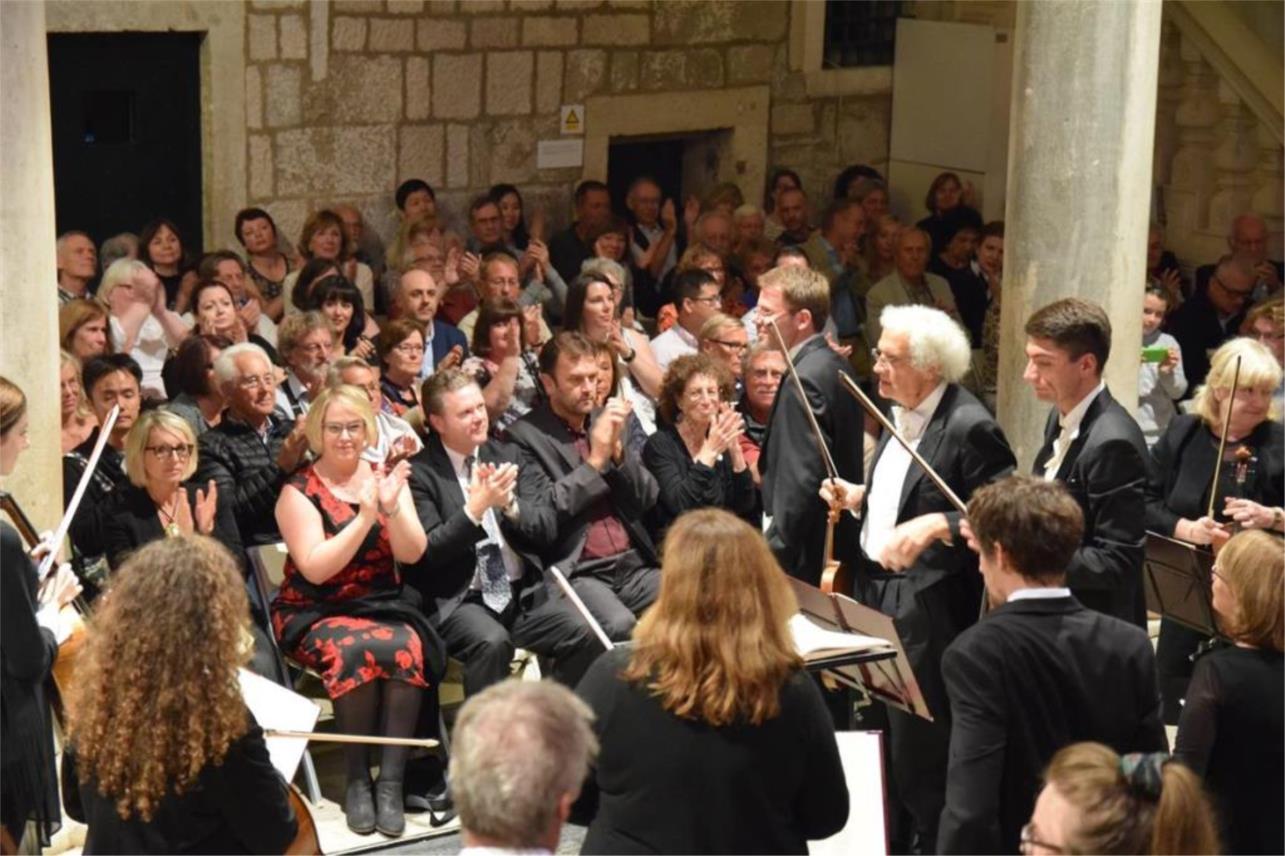 Koncert Knežev dvor 0