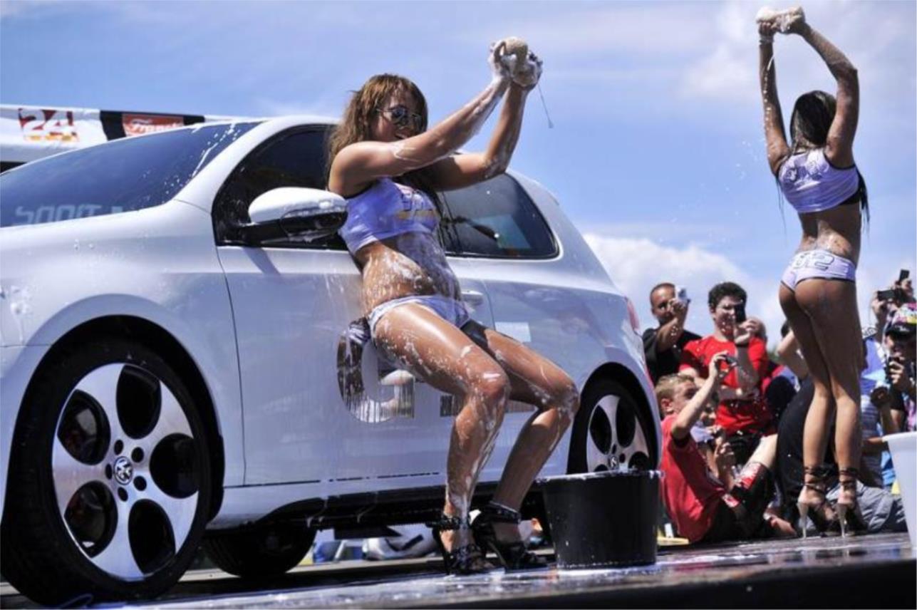 '402 Street race' - Sexy Car Wash