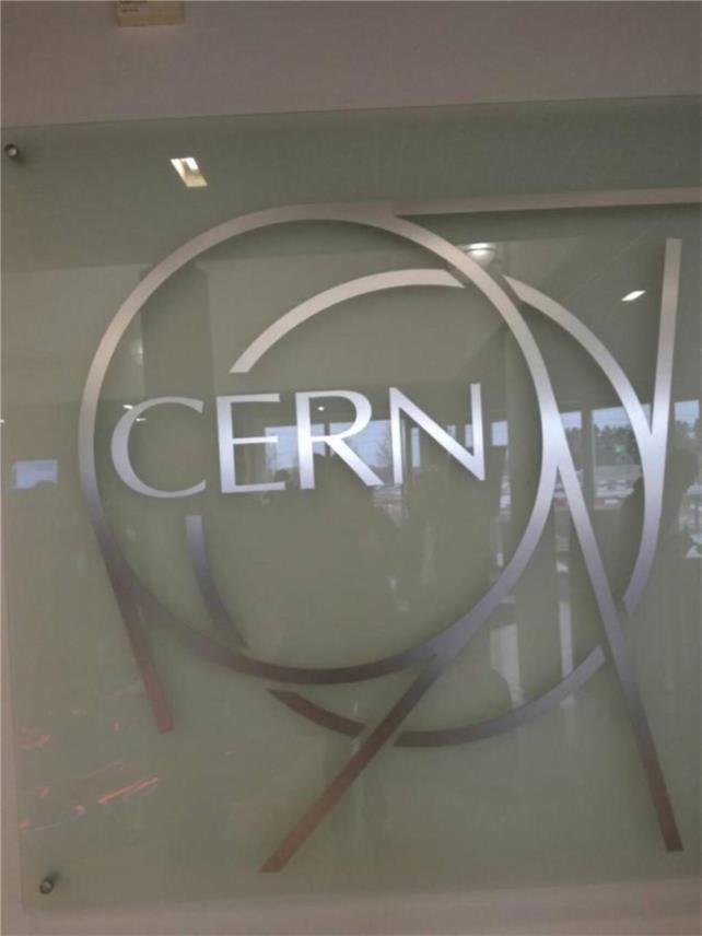 Nadareni dubrovački učenici u posjetu CERN-u 0