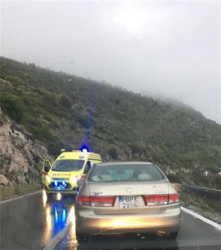 Nesreća kod skretanja za bosnaku, sudar dva automobila 0