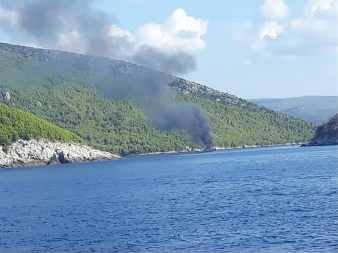 OLIPA JAHTA GORI, POŽAR